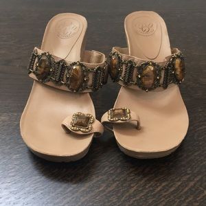 Super cute Bcbg wedge sandal !